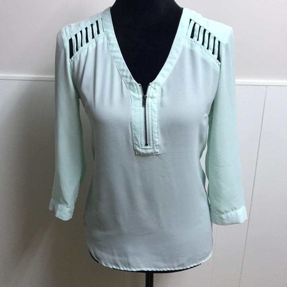 🐬WOMAN’S BONGO BLOUSE🐬
